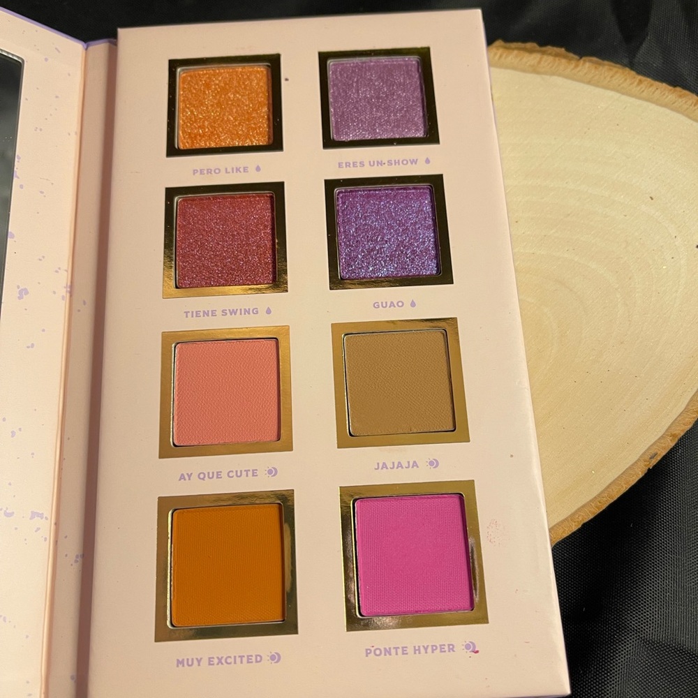 Spanglish pressed pigment eyeshadow palette